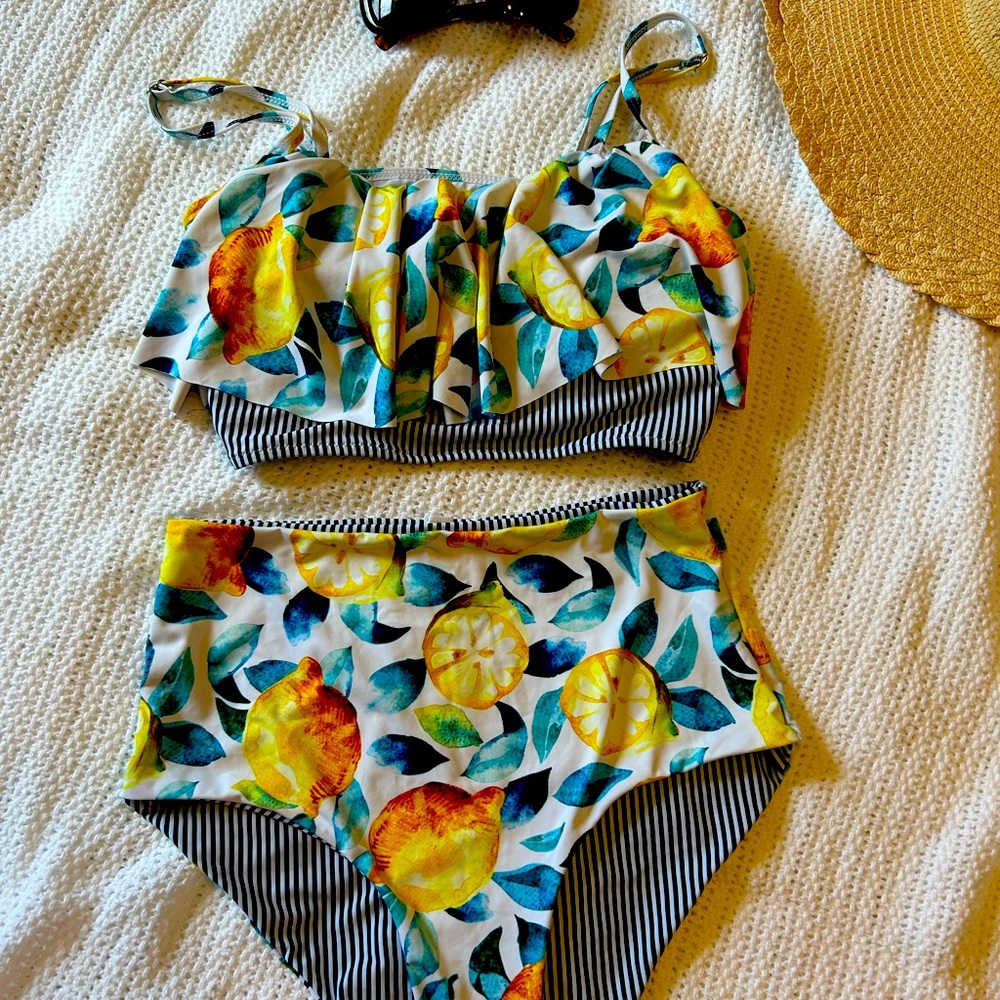 Cupshe Lemon swimsuit